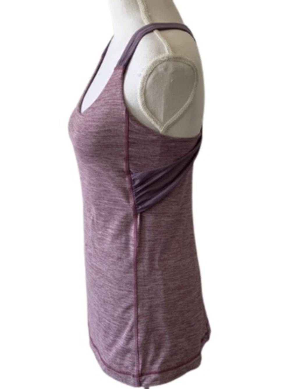 Lululemon Swiftly Tech Racerback Tank Top Color purple. Size 6